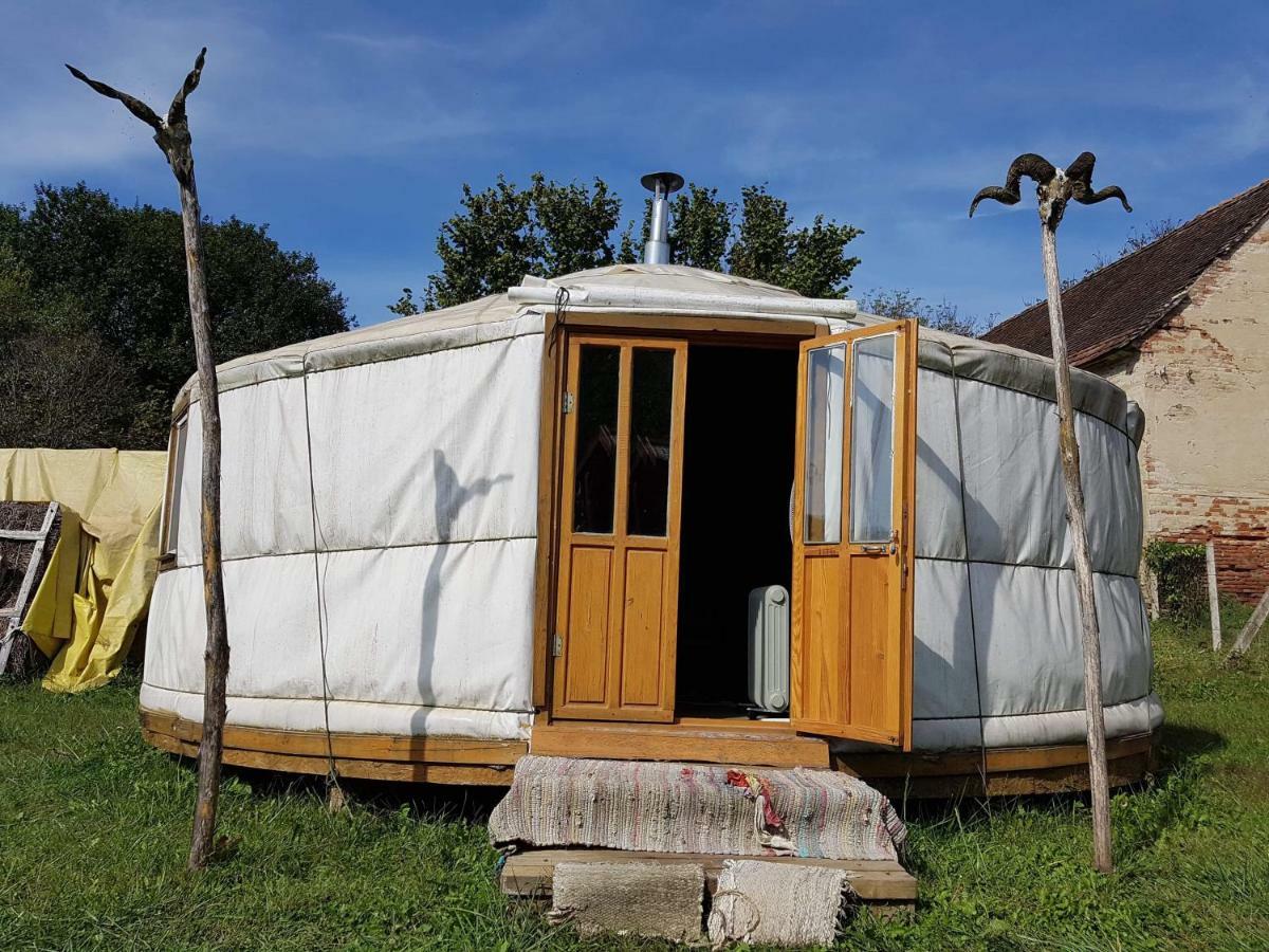 Nomad Jurta Zalakaros Mellett Otel Zalamerenye Dış mekan fotoğraf