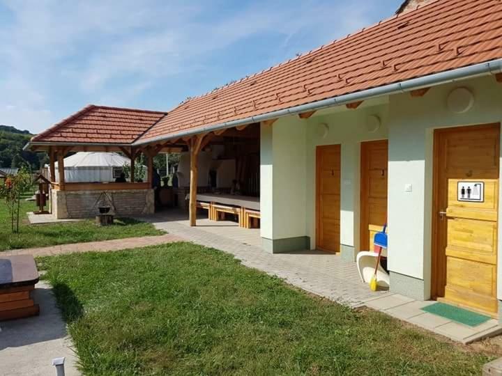 Nomad Jurta Zalakaros Mellett Otel Zalamerenye Dış mekan fotoğraf